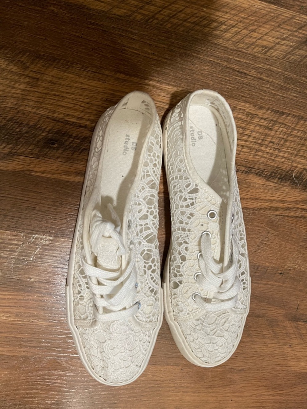 Women's White Lace Casual Sneakers